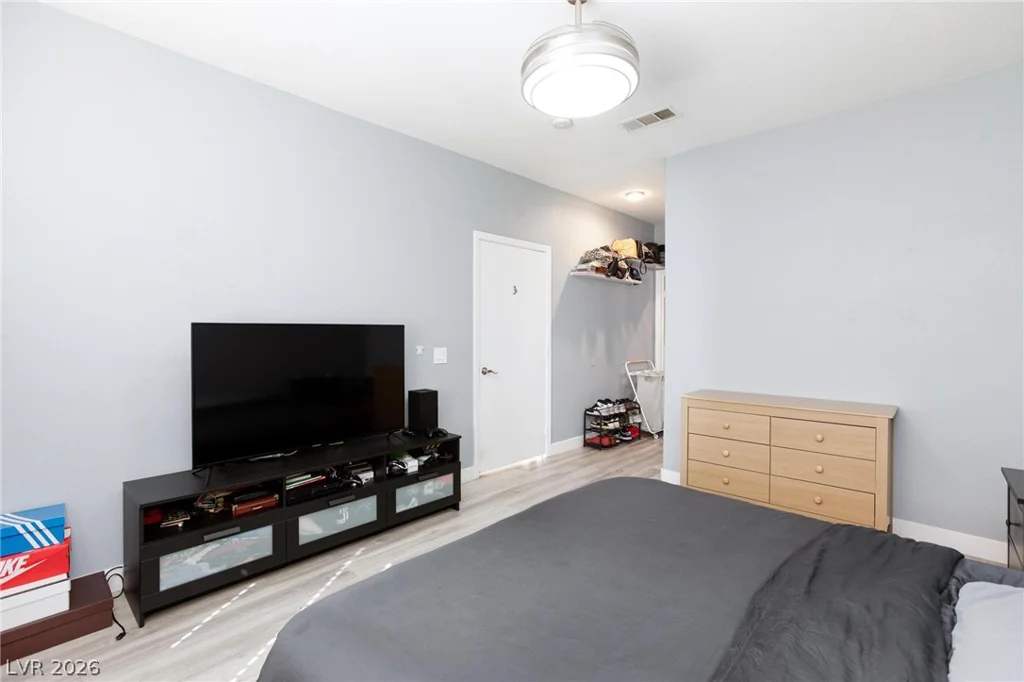 8725 Flamingo, Las Vegas, NV 89147