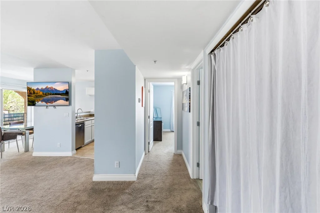 2111 Sealion, Las Vegas, NV 89128