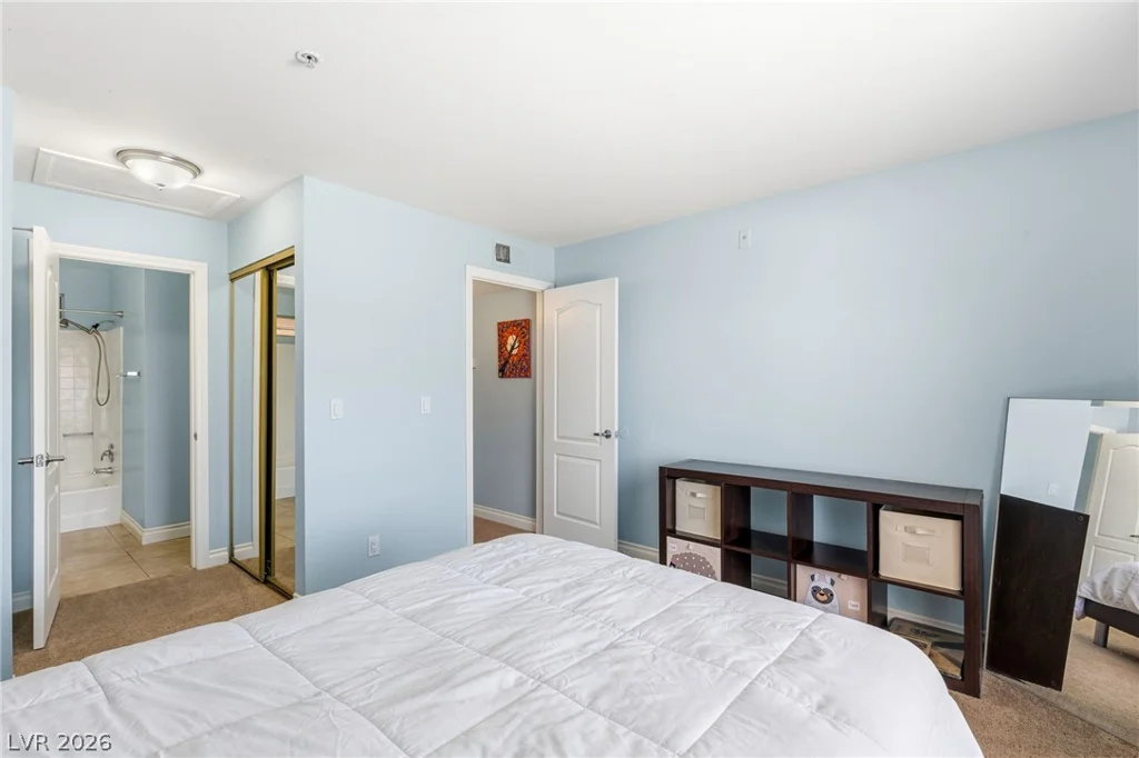 2111 Sealion, Las Vegas, NV 89128
