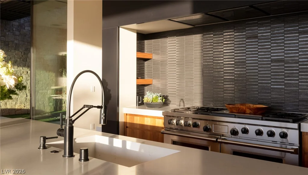 92 Sun Glow, Las Vegas, NV 89135