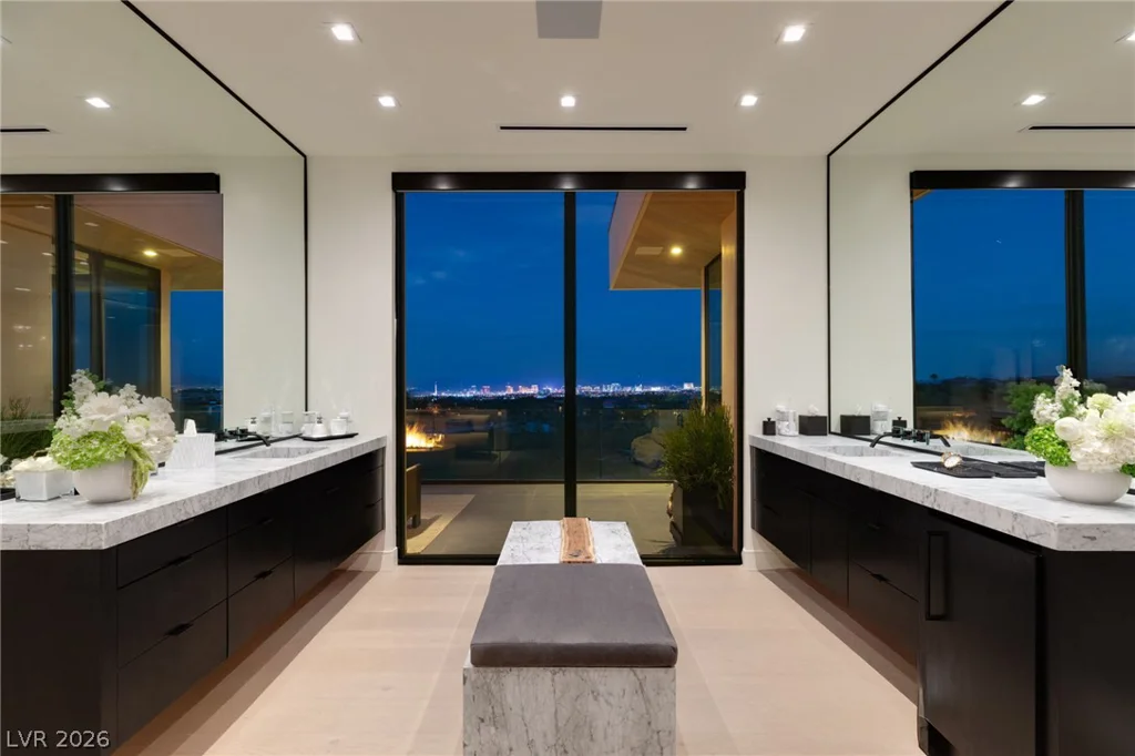 92 Sun Glow, Las Vegas, NV 89135