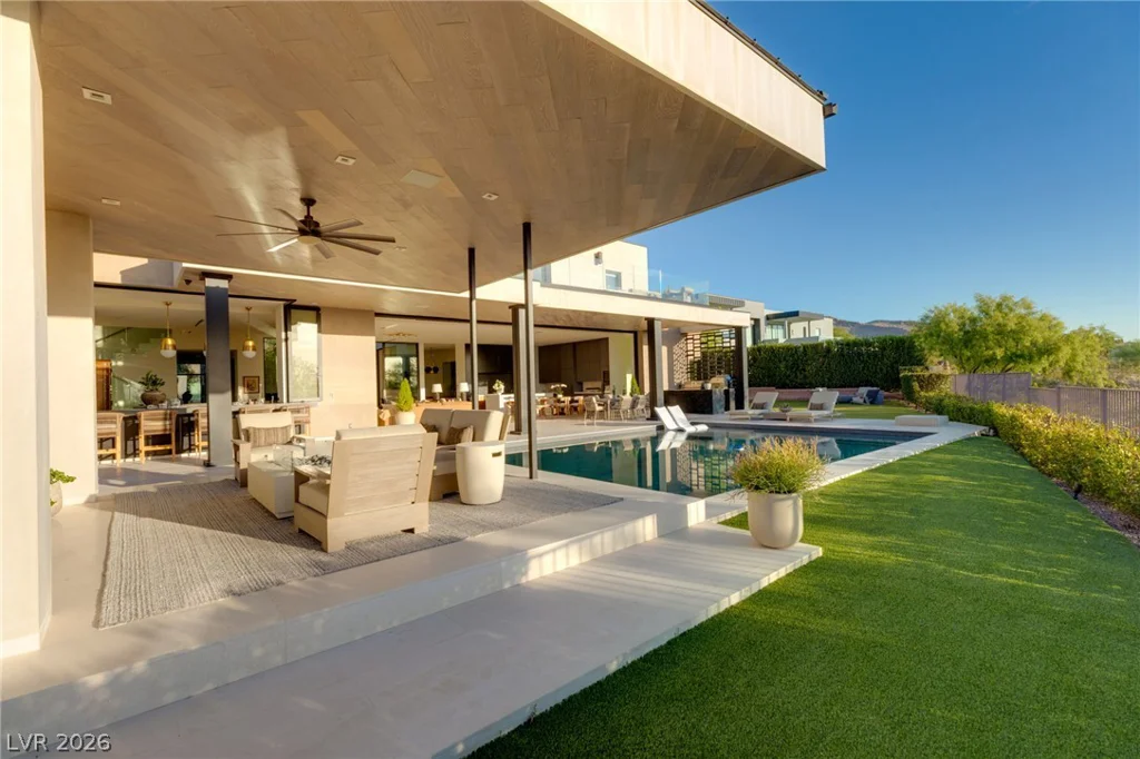 92 Sun Glow, Las Vegas, NV 89135