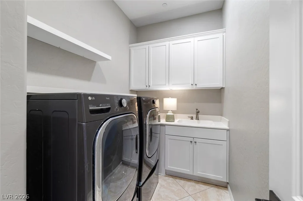 1888 Canvas Edge, Henderson, NV 89044