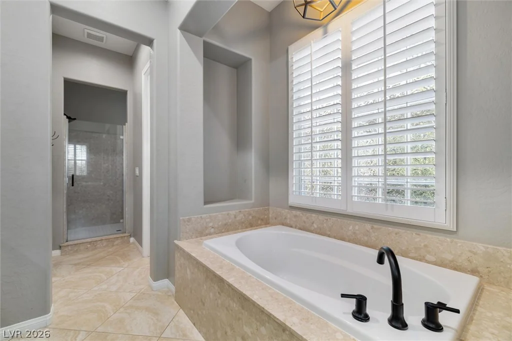 1888 Canvas Edge, Henderson, NV 89044