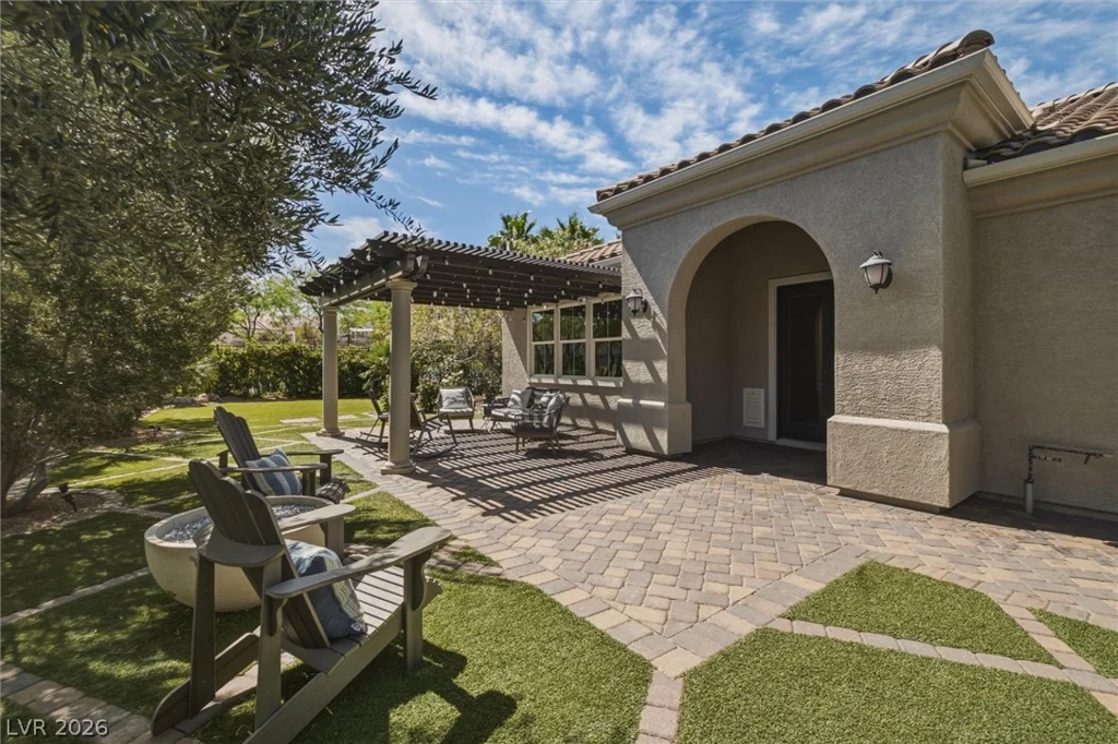 1888 Canvas Edge, Henderson, NV 89044