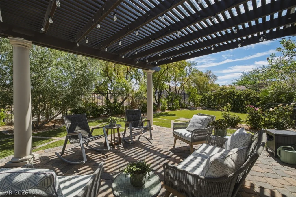 1888 Canvas Edge, Henderson, NV 89044