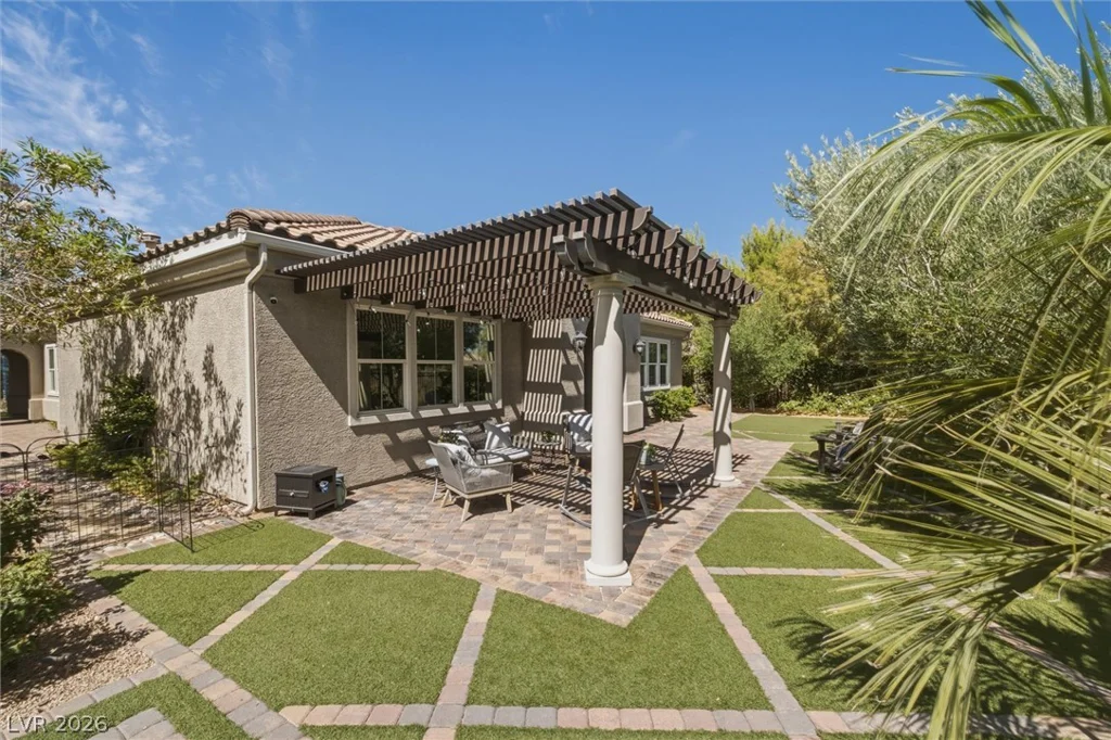 1888 Canvas Edge, Henderson, NV 89044