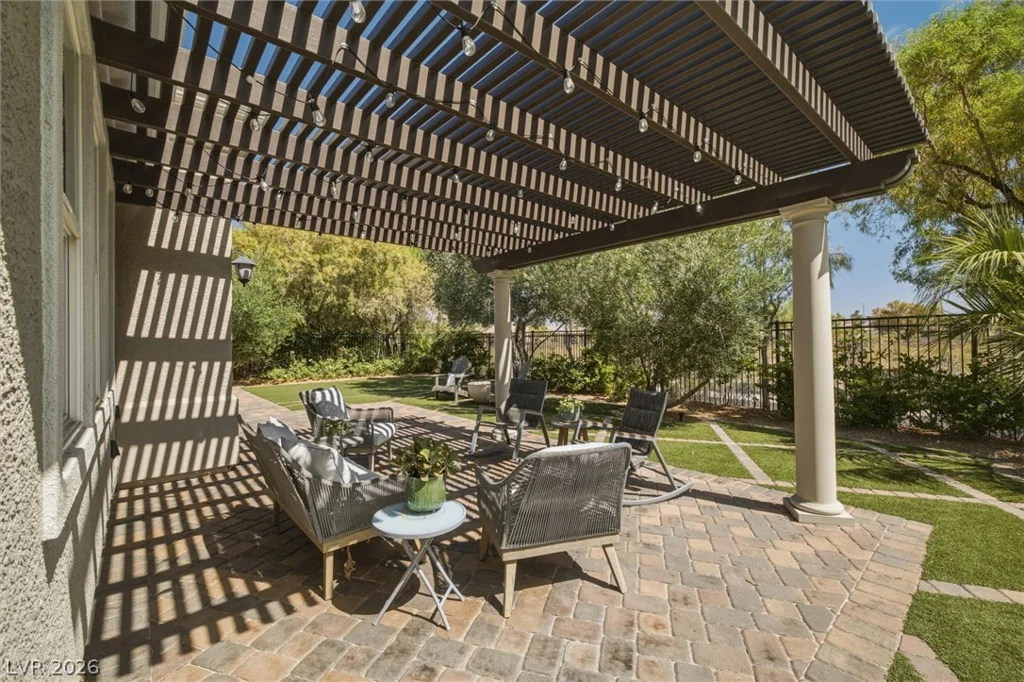 1888 Canvas Edge, Henderson, NV 89044