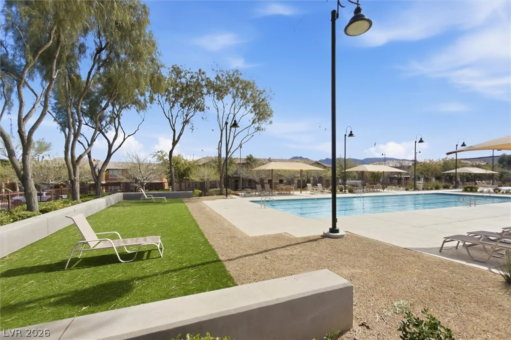 1888 Canvas Edge, Henderson, NV 89044