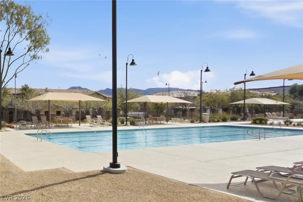 1888 Canvas Edge, Henderson, NV 89044