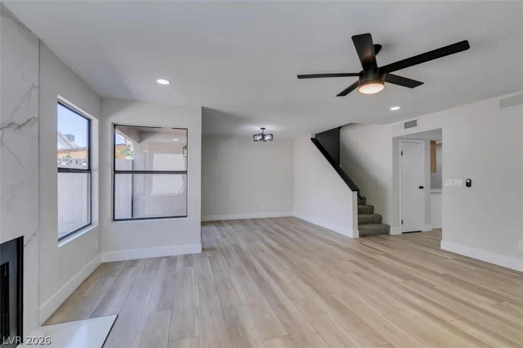 59 Sirnoble, Las Vegas, NV 89110