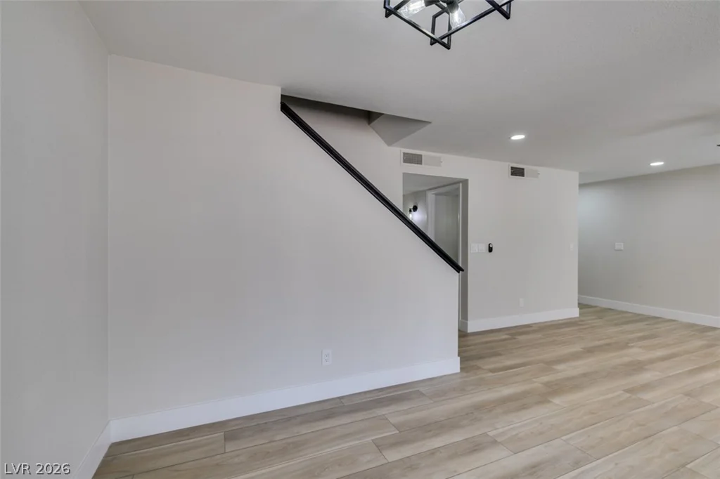 59 Sirnoble, Las Vegas, NV 89110