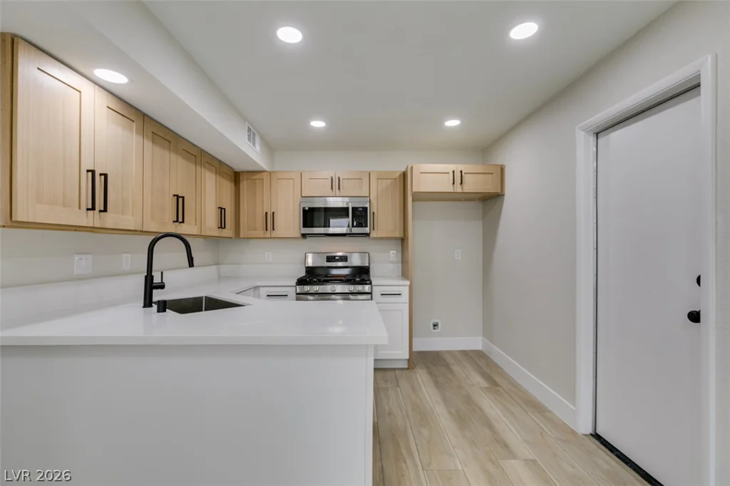 59 Sirnoble, Las Vegas, NV 89110