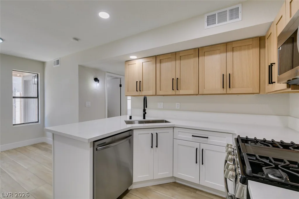 59 Sirnoble, Las Vegas, NV 89110
