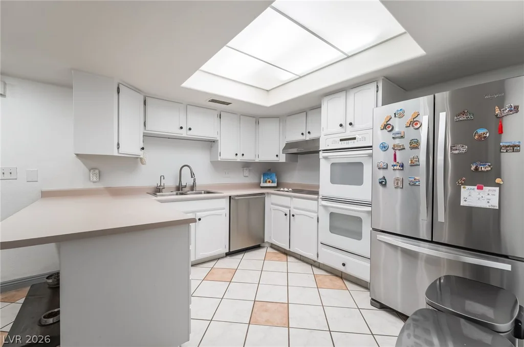 3483 Victory, Las Vegas, NV 89121