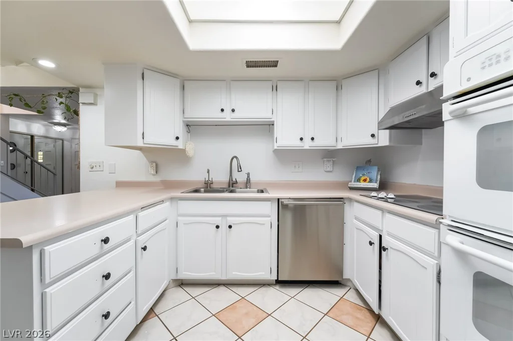 3483 Victory, Las Vegas, NV 89121