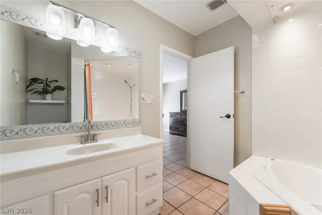 3483 Victory, Las Vegas, NV 89121
