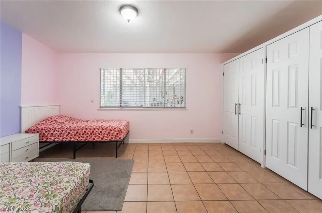 3483 Victory, Las Vegas, NV 89121