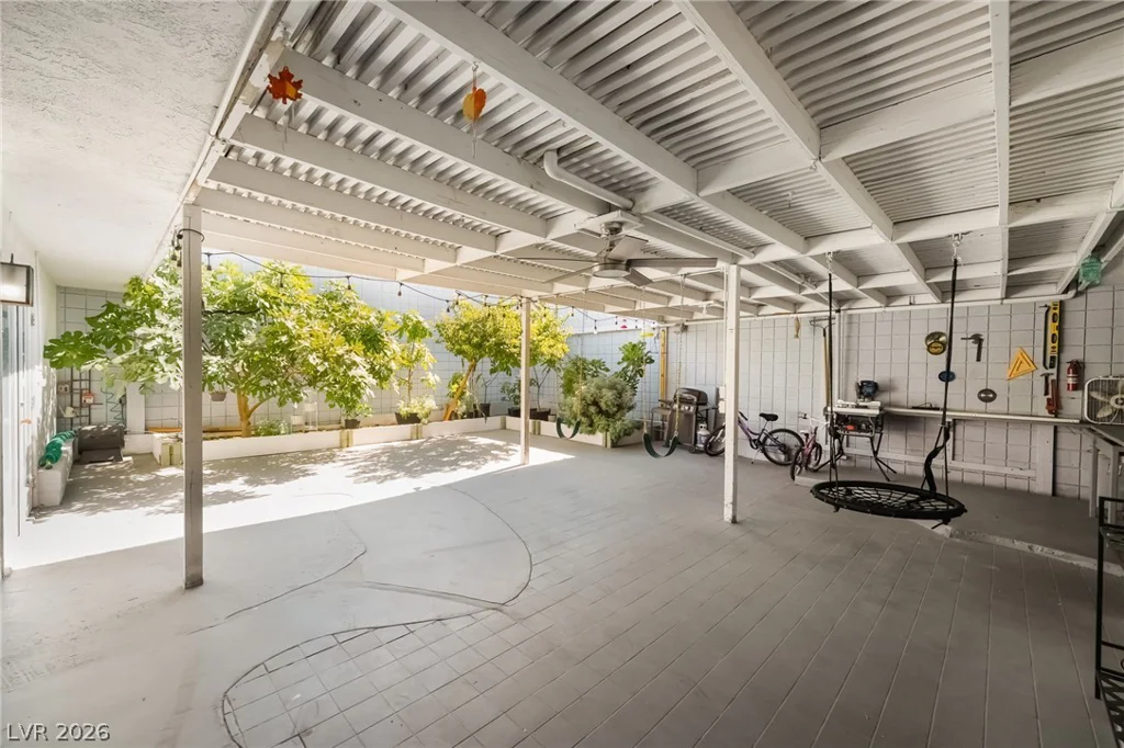 3483 Victory, Las Vegas, NV 89121