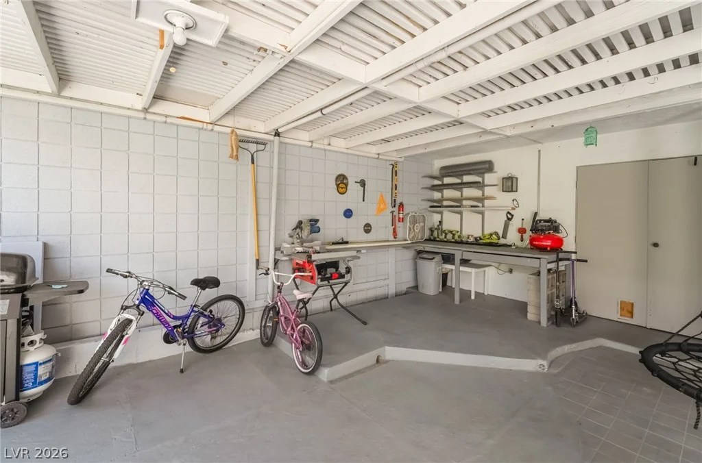 3483 Victory, Las Vegas, NV 89121
