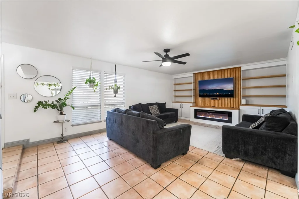 3483 Victory, Las Vegas, NV 89121