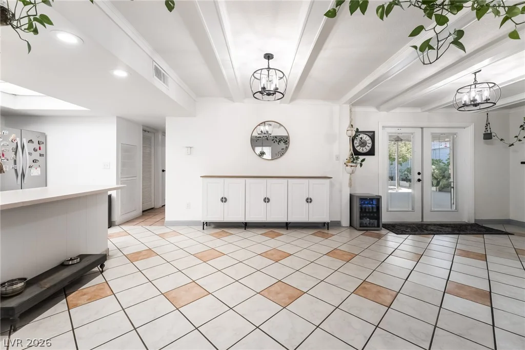3483 Victory, Las Vegas, NV 89121