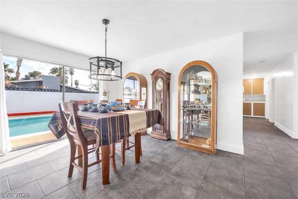 1589 Silver Mesa, Las Vegas, NV 89169