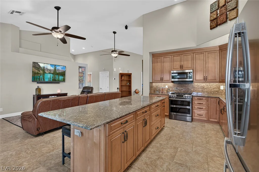 818 Manor Shores, Henderson, NV 89002