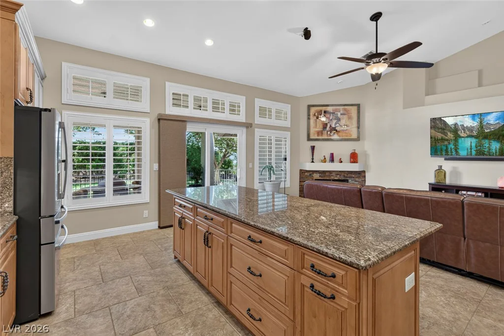 818 Manor Shores, Henderson, NV 89002