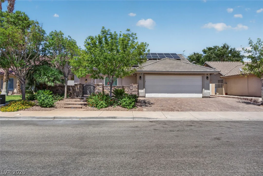 818 Manor Shores, Henderson, NV 89002