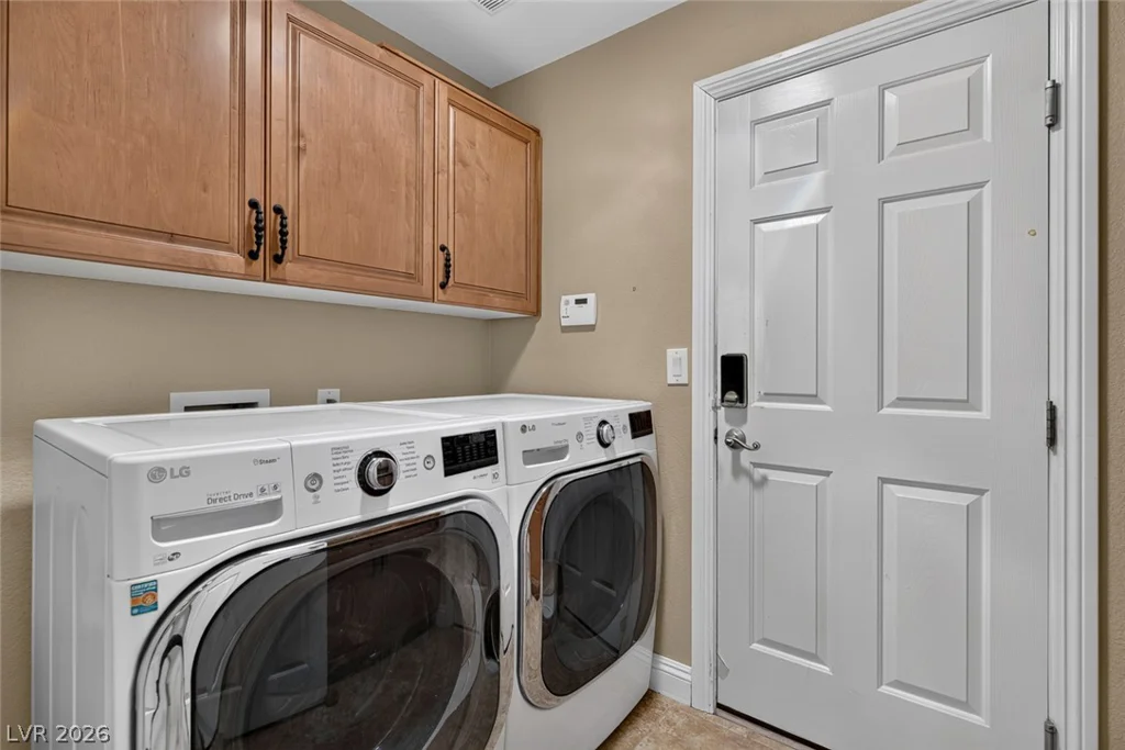 818 Manor Shores, Henderson, NV 89002
