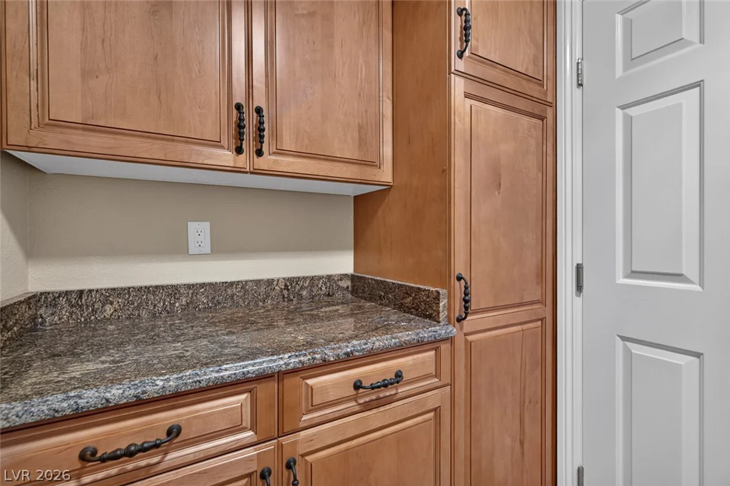 818 Manor Shores, Henderson, NV 89002
