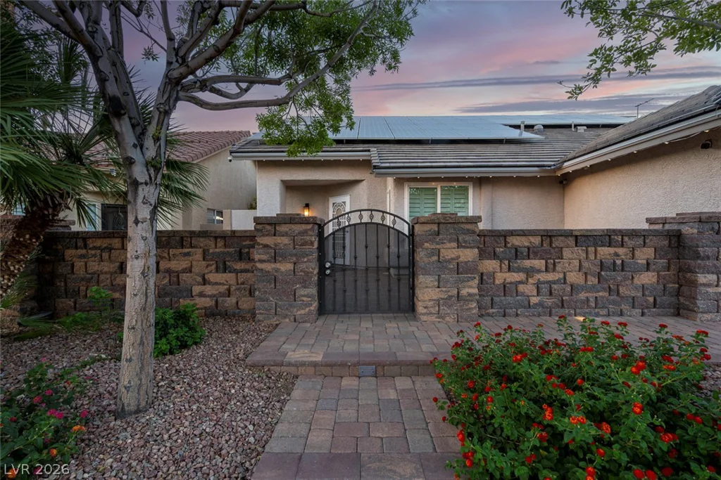 818 Manor Shores, Henderson, NV 89002