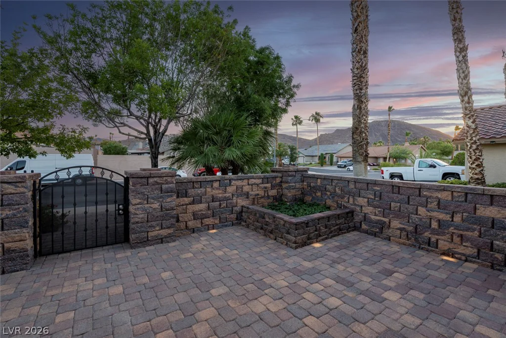 818 Manor Shores, Henderson, NV 89002