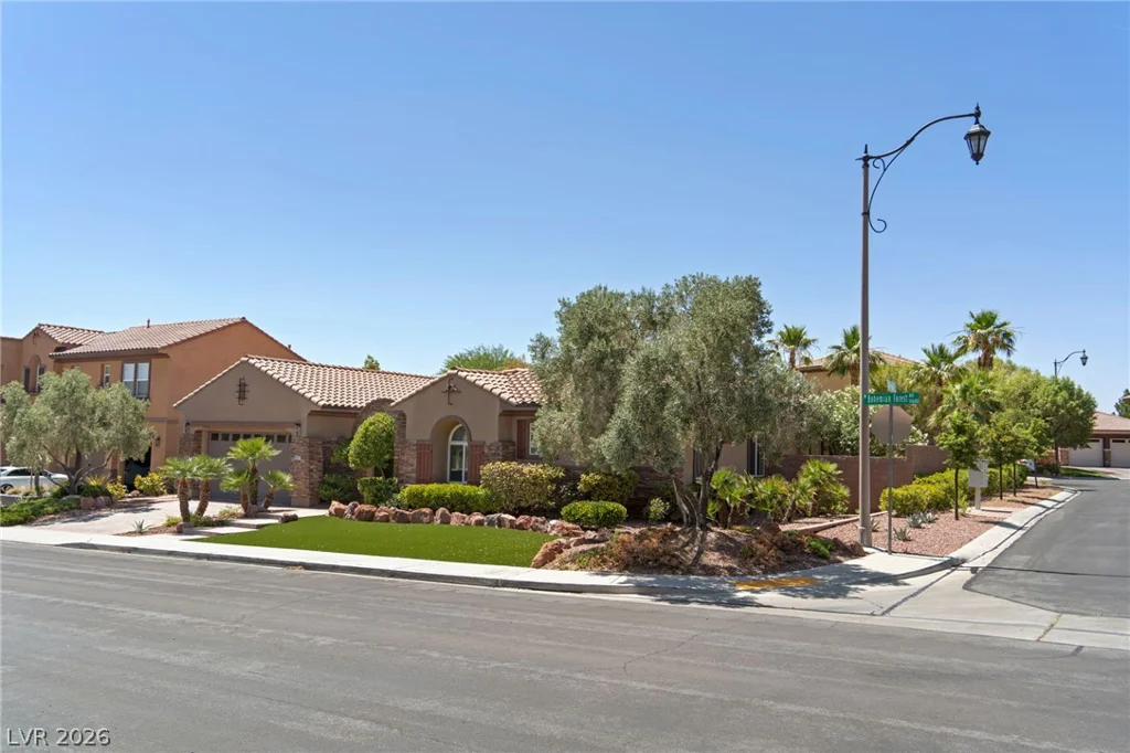 11517 Bohemian Forest, Las Vegas, NV 89138