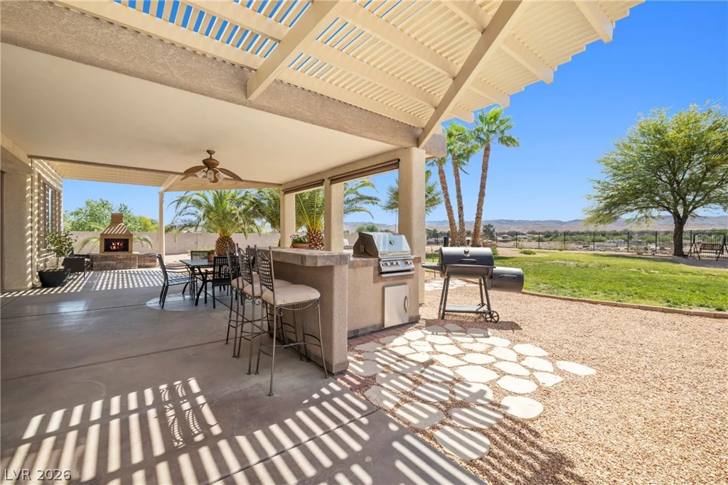 3853 River Heights, Logandale, NV 89021