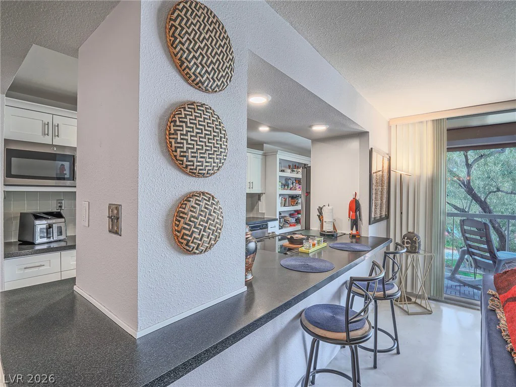 730 Royal Crest, Las Vegas, NV 89169