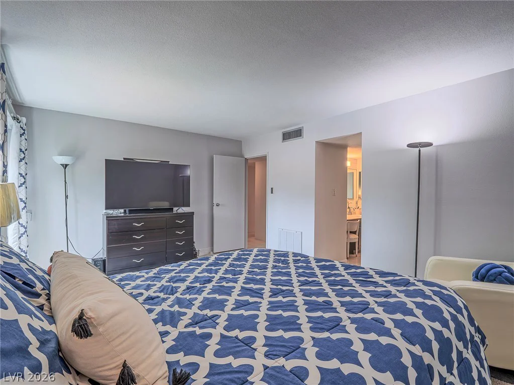 730 Royal Crest, Las Vegas, NV 89169