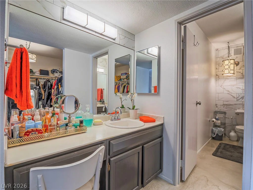730 Royal Crest, Las Vegas, NV 89169