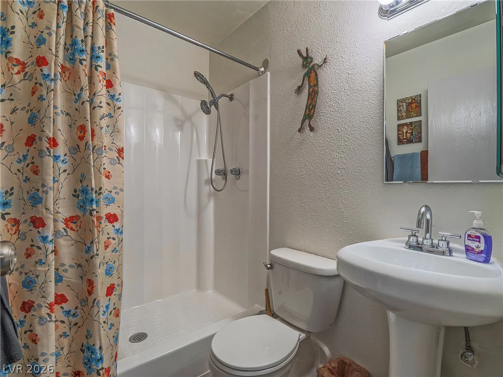 730 Royal Crest, Las Vegas, NV 89169