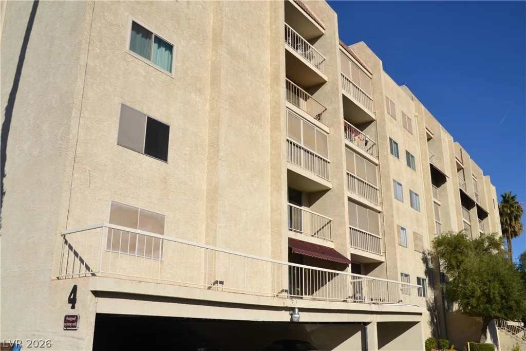 730 Royal Crest, Las Vegas, NV 89169
