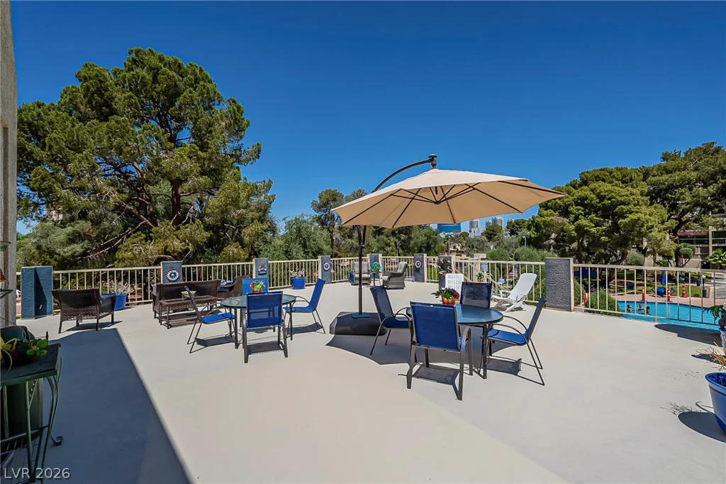 730 Royal Crest, Las Vegas, NV 89169