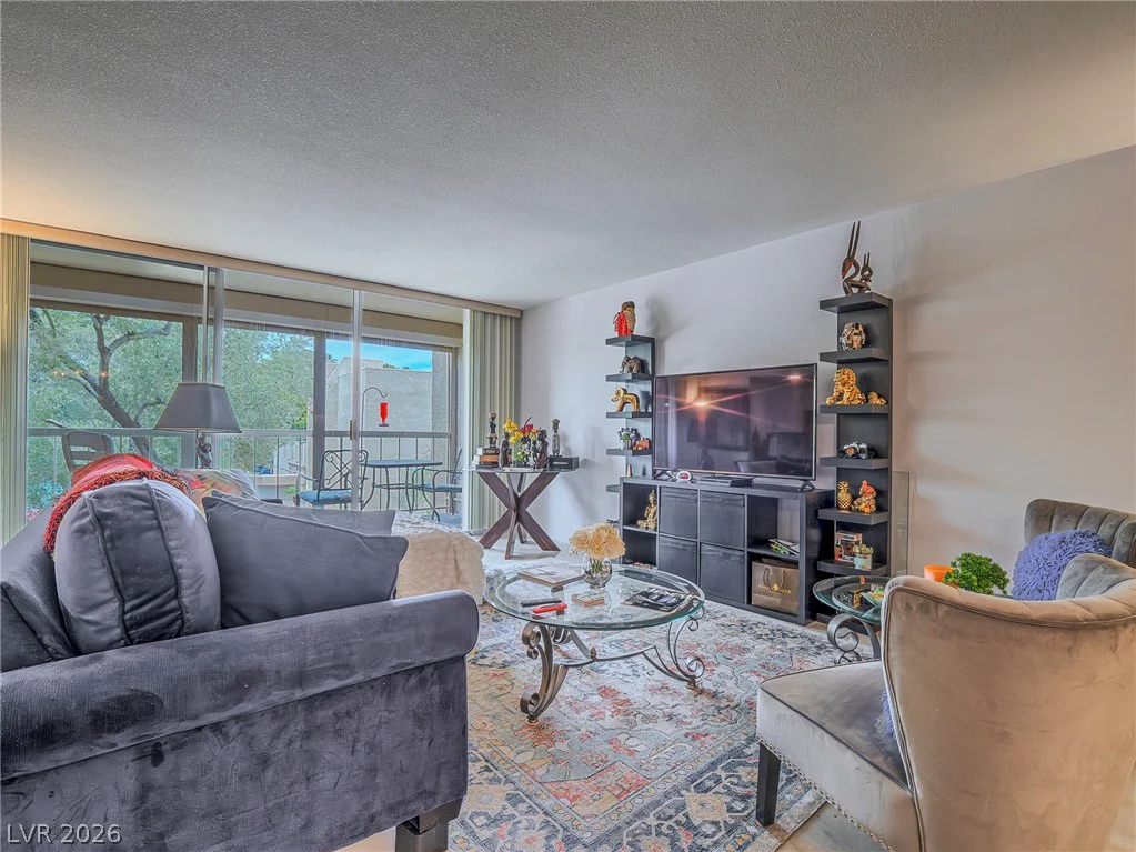 730 Royal Crest, Las Vegas, NV 89169