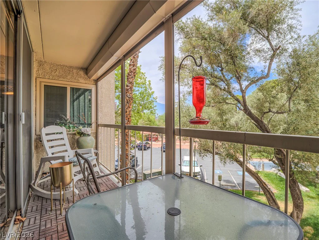 730 Royal Crest, Las Vegas, NV 89169