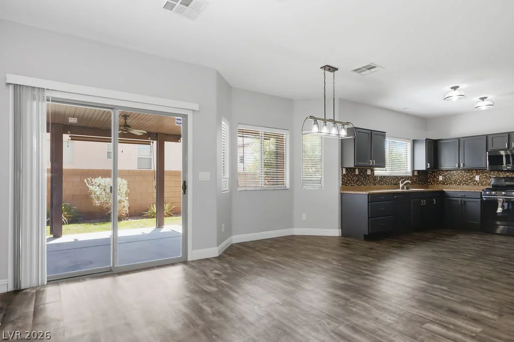 6718 Carol Steam, Las Vegas, NV 89149