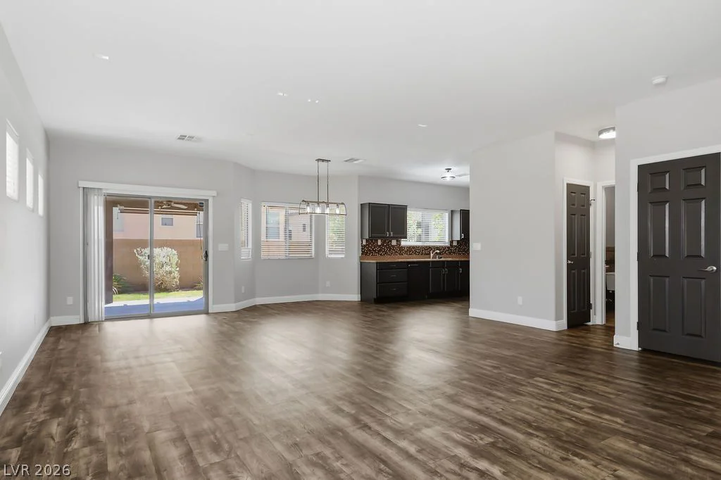 6718 Carol Steam, Las Vegas, NV 89149
