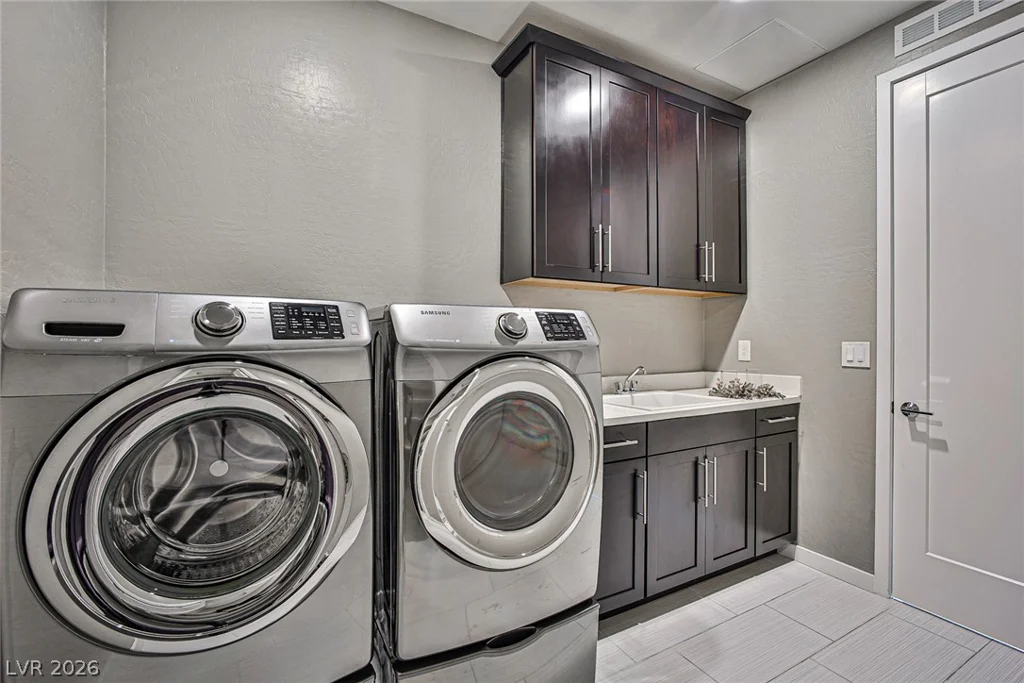 10226 Jade Gardens, Las Vegas, NV 89135