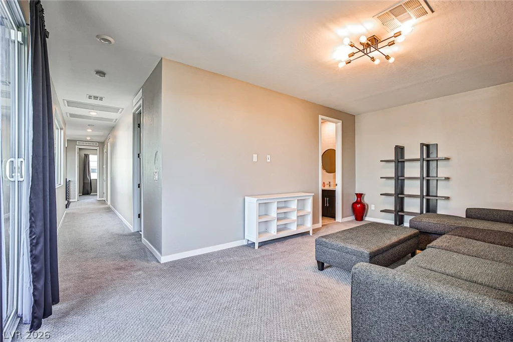 10226 Jade Gardens, Las Vegas, NV 89135