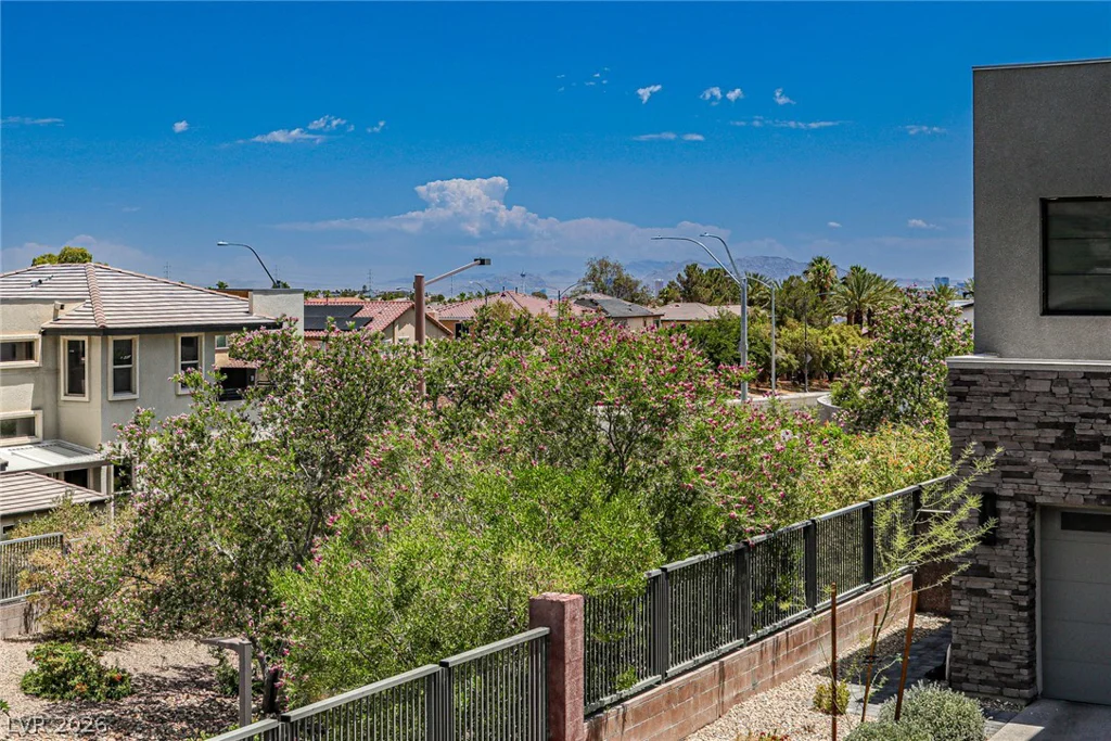 10226 Jade Gardens, Las Vegas, NV 89135