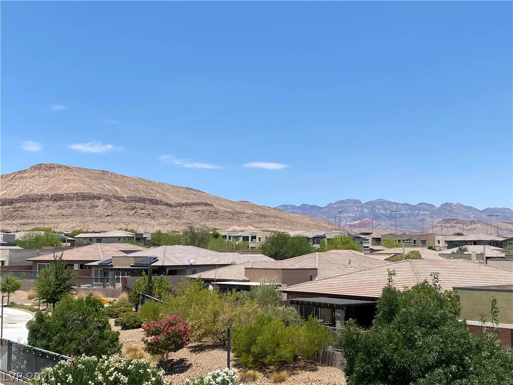 10226 Jade Gardens, Las Vegas, NV 89135